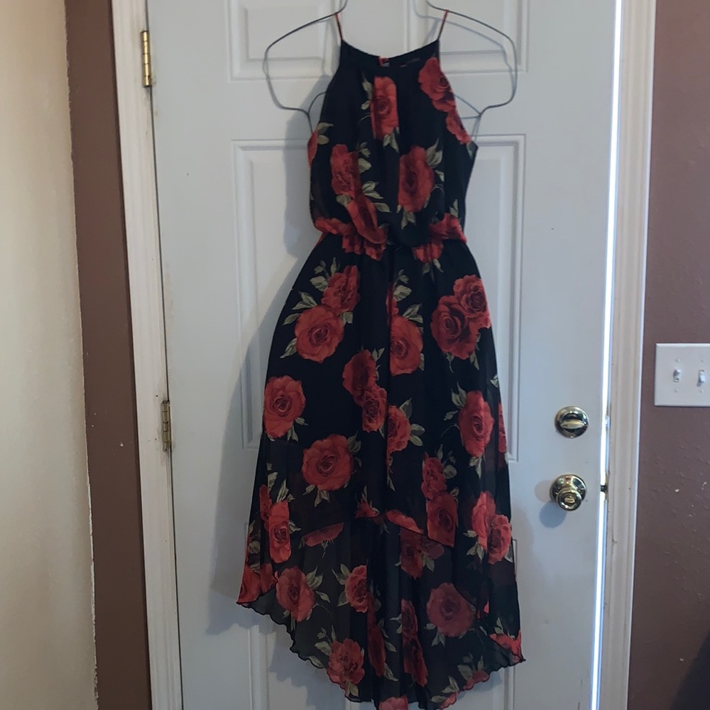 Scobe Black Rose dress Size Small
